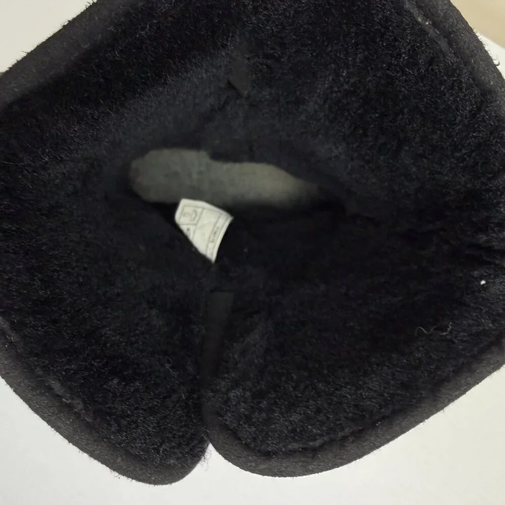 EUC UGG Alexey II Black Suede Kids Boots S/N 1017299K